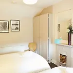 Gemuetliches Haus Fuer 10 Personen Stadt 15 Minuten Zu Fuss Strassenbahn 5 Minuten By Interhome * Dublín